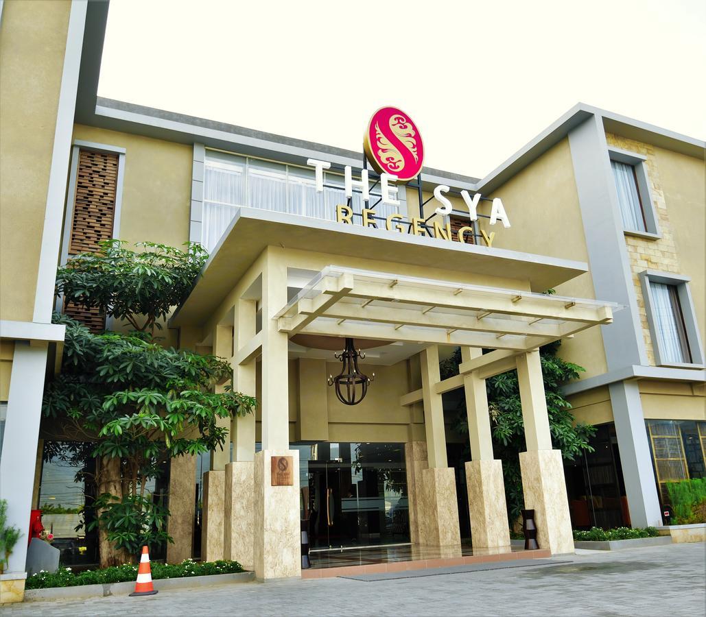The Sya Regency Palu Hotel By Soasia Exterior photo